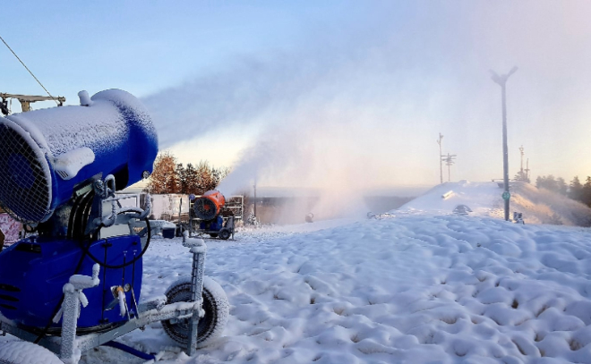 Горнолыжные курорты Приозерского района начали оснежение трасс