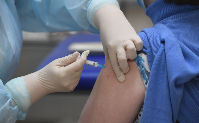 В Ленобласть привезли 51 тысячу доз вакцины «Спутник Лайт»