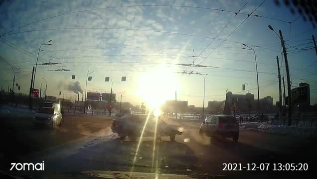 В Красносельском районе столкнулись шесть машин