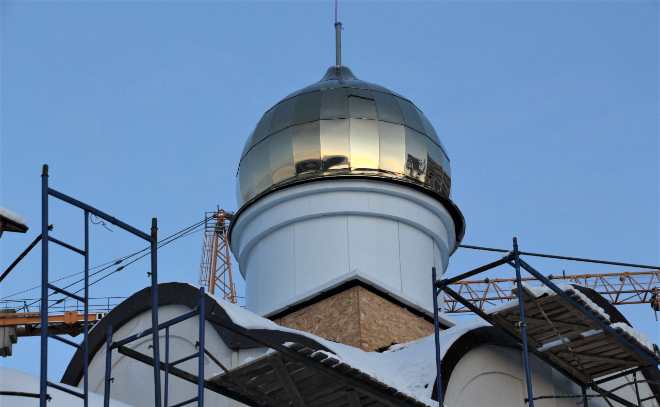 Золотой купол с крестом украсил храм «Нечаянная радость» в Кудрово