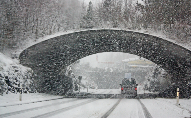 Ленинградцев предупредили о сильном снегопаде на востоке области 16 декабря