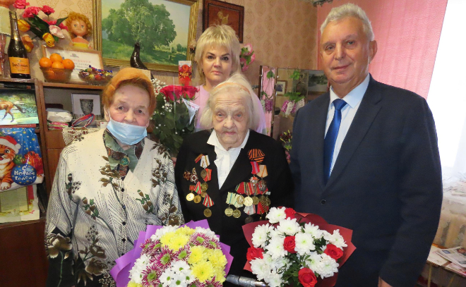 Ветеран войны из Сланцевского района Анна Лисакова отметила 100-летний юбилей