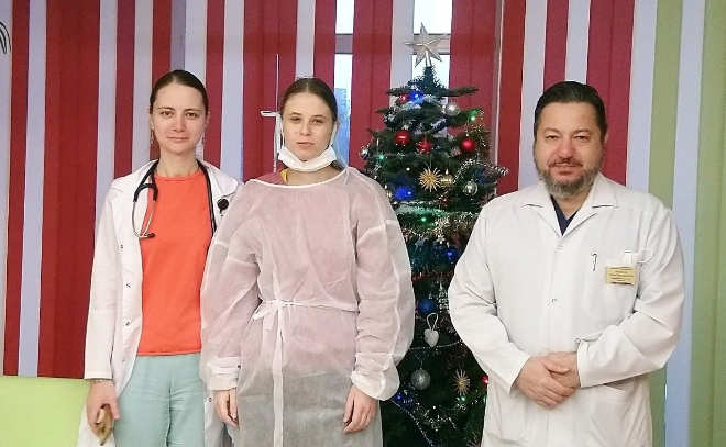 В Петербурге кардиохирурги спасли двухлетнюю девочку из Сибири с больным сердцем