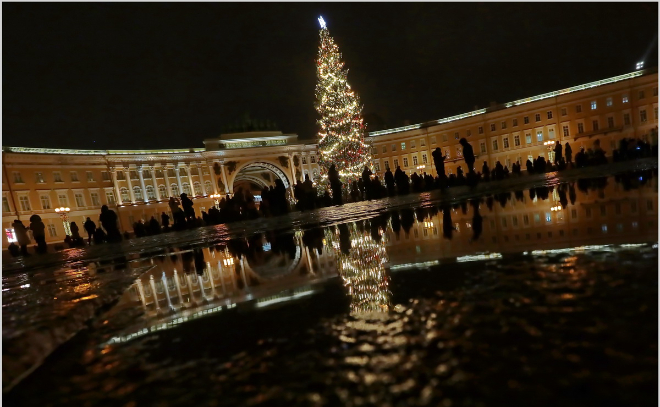 Петербуржцы смогут поздравить родных и близких из других регионов страны через видеоэкран на Дворцовой площади
