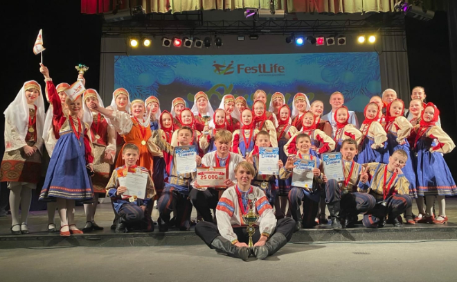 Сосновоборский ансамбль «Задорники» взяли Гран-при на международном конкурсе «Сияние Казани-2022»