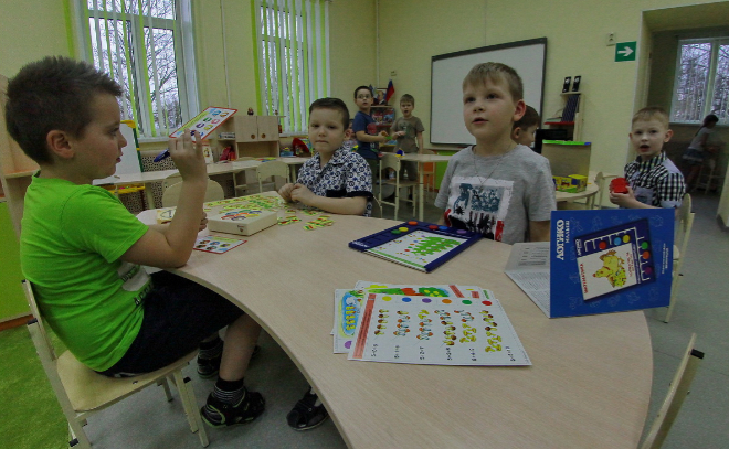 Александр Дрозденко пообещал жительнице Сертолово найти место в детсаду для ребенка