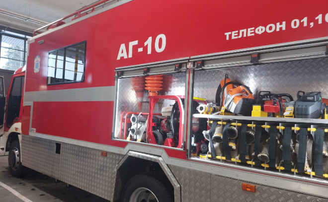 В пожарной части Сертолово Александру Дрозденко показали новейшее оборудование Леноблпожспаса