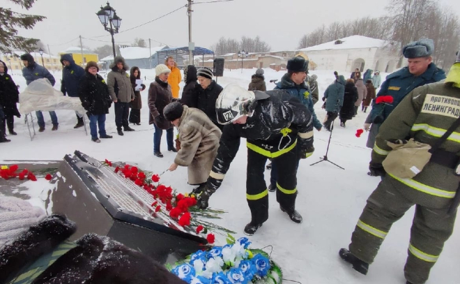 Пожарные Ленобласти приняли участие в мероприятиях в честь 78-й годовщины снятия блокады Ленинграда