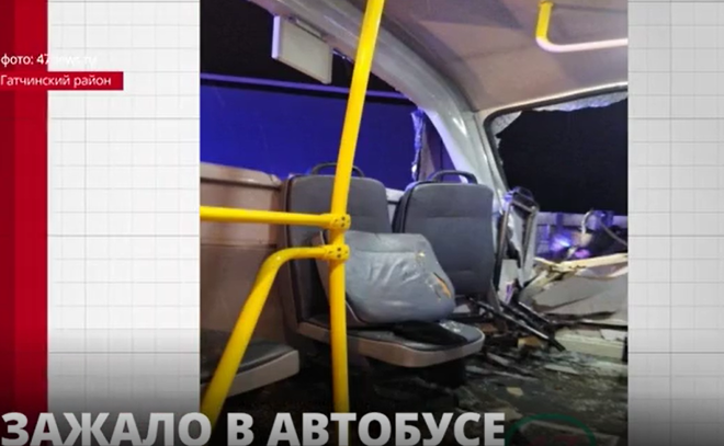 Пассажира зажало в салоне автобуса после столкновения с грузовиком
у Антелево