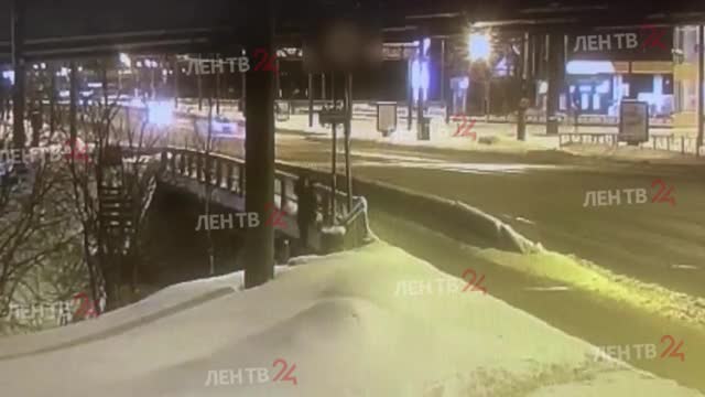 В Невском районе мужчина прыгнул с моста