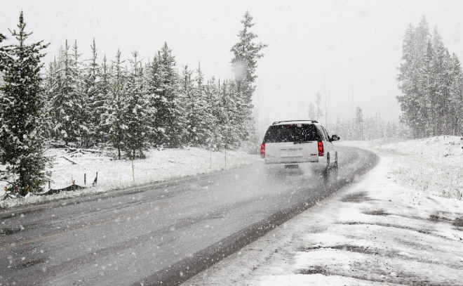 Жителей Ленобласти предупредили о мокром снеге и скользких дорогах с 7 по 9 февраля