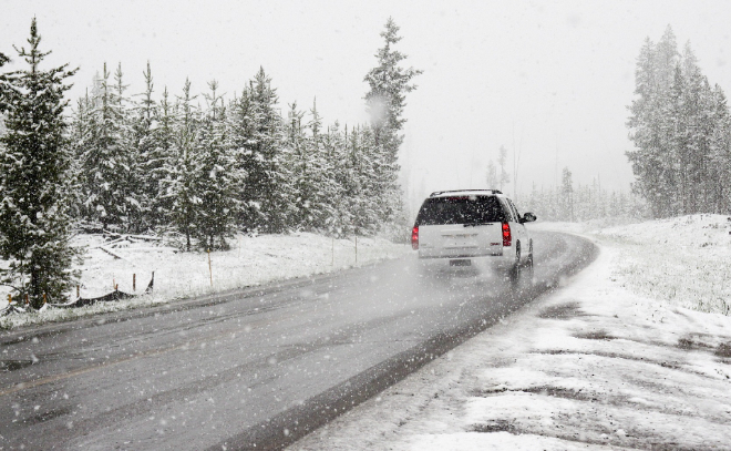 Спасатели Ленобласти предупредили жителей о мокром снеге и скользких дорогах с 10 по 12 февраля