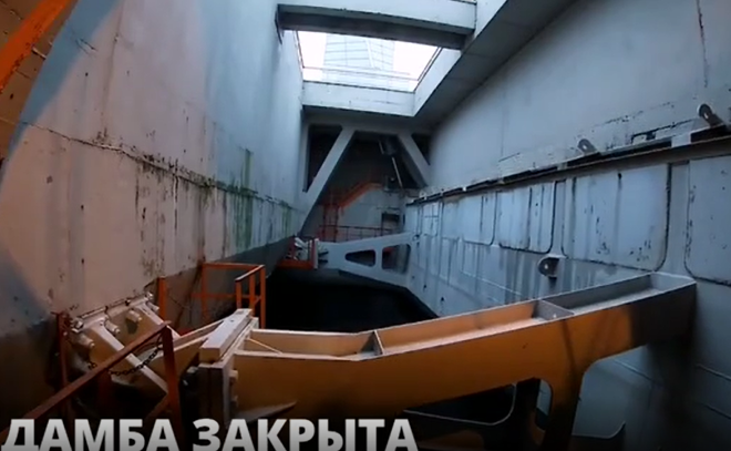 Дамбу закрыли из-за угрозы наводнения в Петербурге