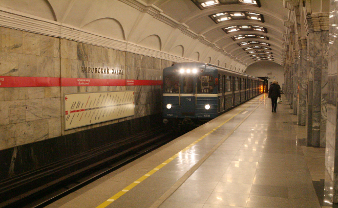 В рамках транспортной реформы в Петербурге постепенно обновят почти половину вагонов метро
