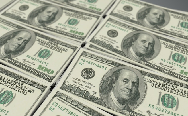 Экономист посоветовал не создавать ажиотажный спрос на наличные деньги и валюту