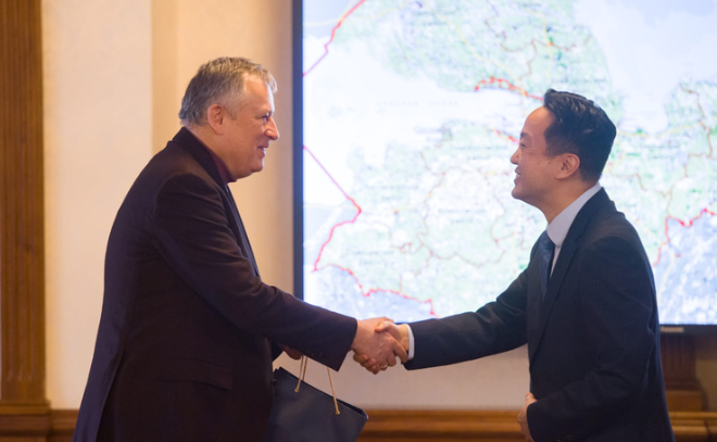 Александр Дрозденко встретился с Генеральным консулом Республики Корея Бюн Чоль Хваном