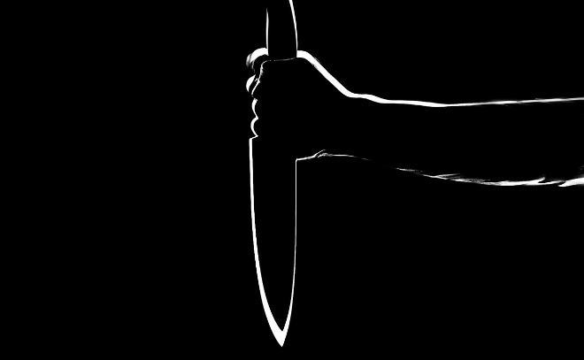 Жителя Гатчины ударили ножом в грудь во время празднования 23 февраля