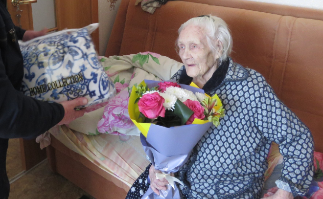 Жительнице Пашозерского сельского поселения Евдокии Богдановой исполнилось 100 лет