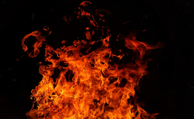В Ломоносовском районе при пожаре в бытовке погиб мужчина