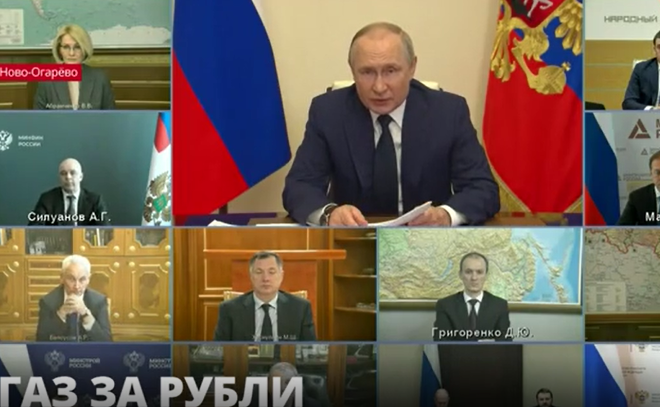Владимир Путин поручил перевести платежи за газ для
недружественных стран в рубли