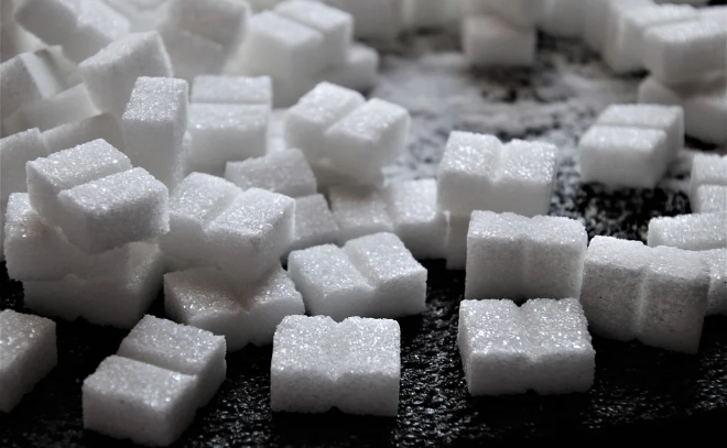 ФАС возбудила дело в отношении «Пятёрочки» и «Магнита» из-за недостаточных поставок сахара