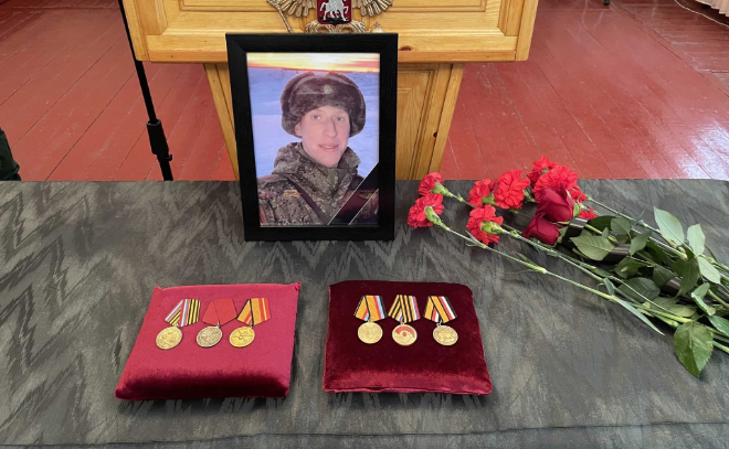 В Луге прошла церемония прощания с погибшим во время спецоперации на Украине Никитой Татаренко