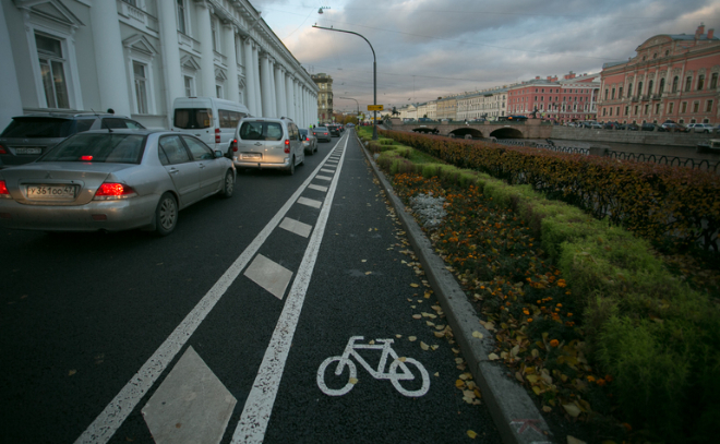 В трёх районах Петербурга обустроят велодорожки