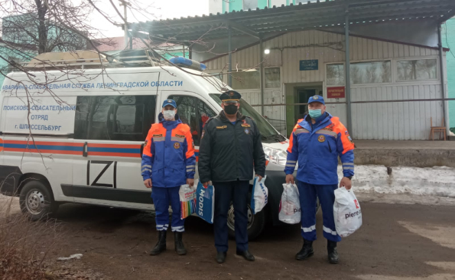 Спасатели Ленобласти взяли шефство над беженцами с Донбасса