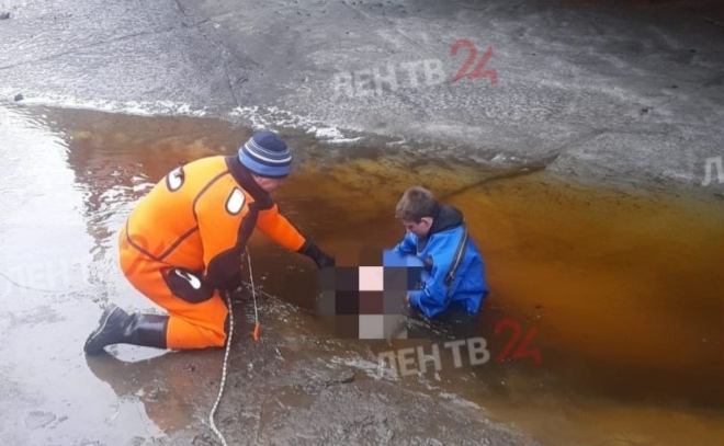 Под Всеволожском спасатели достали из реки тело пропавшего автомобилиста