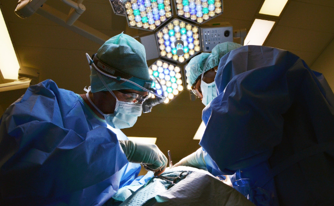 В Сосновом Бору хирурги провели за неделю 53 операции