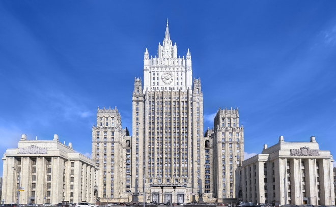 Россия закрывает консульства Эстонии, Латвии и Литвы в Петербурге