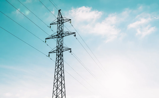 Энергетики ЛОЭСК предупреждают жителей Ленобласти о последствиях нарушения правил безопасности вблизи электросетевых объектов