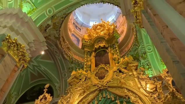 В Петербурге журналистам рассказали об истории создания 300-летнего иконостаса Петропавловского собора